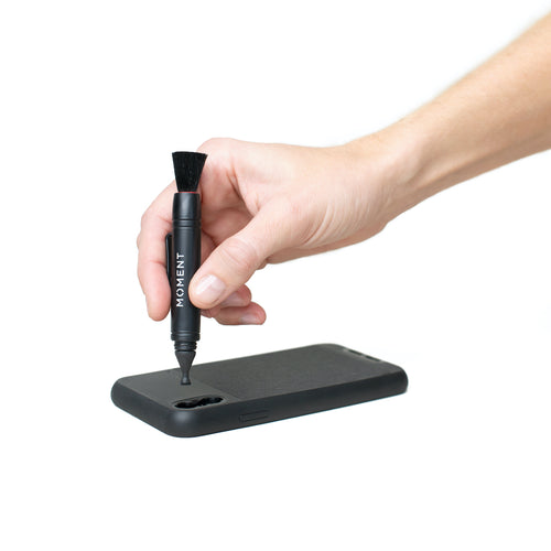 Moment Mobile Lens Cleaning Pen - Black