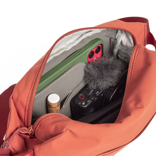 Moment Fanny Sling Bag 2L - Clay