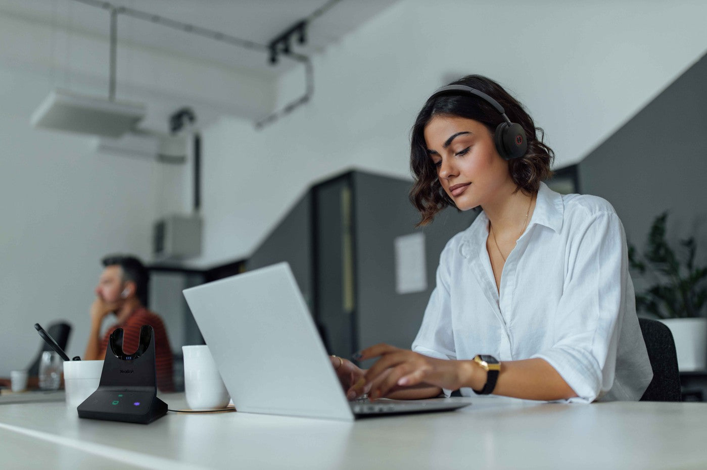 Yealink WH68 Dual UC DECT & Bluetooth Wireless Headset