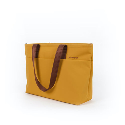 Moment Everything Tech Tote 19L - Workwear