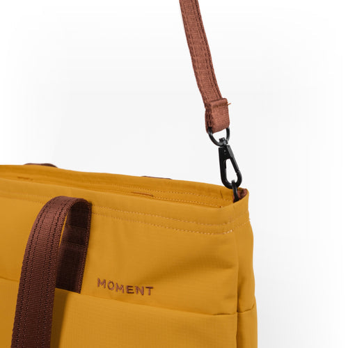 Moment Everything Tech Tote 19L - Workwear