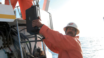 Pelican 1550 Protector Case with Foam - Black